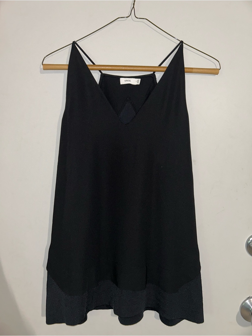 Vince Black V-Neck camisole Spaghetti Straps flowy knit tank top Small